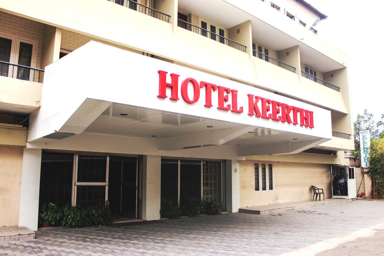 Keerthi Hotell Thiruvananthapuram Eksteriør bilde