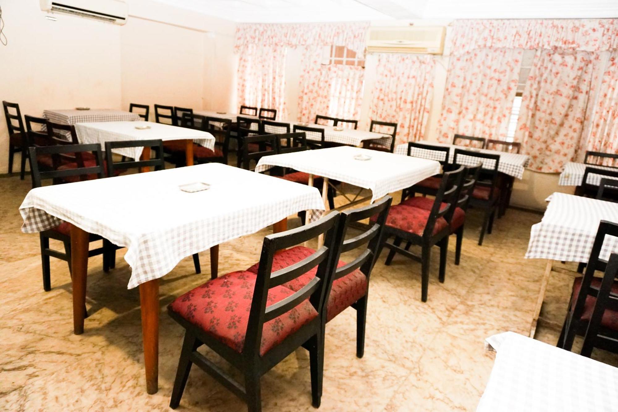 Keerthi Hotell Thiruvananthapuram Eksteriør bilde