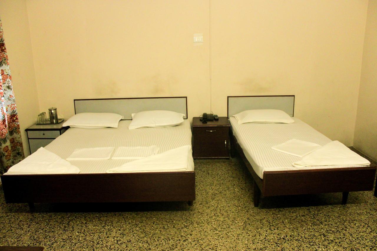 Keerthi Hotell Thiruvananthapuram Eksteriør bilde