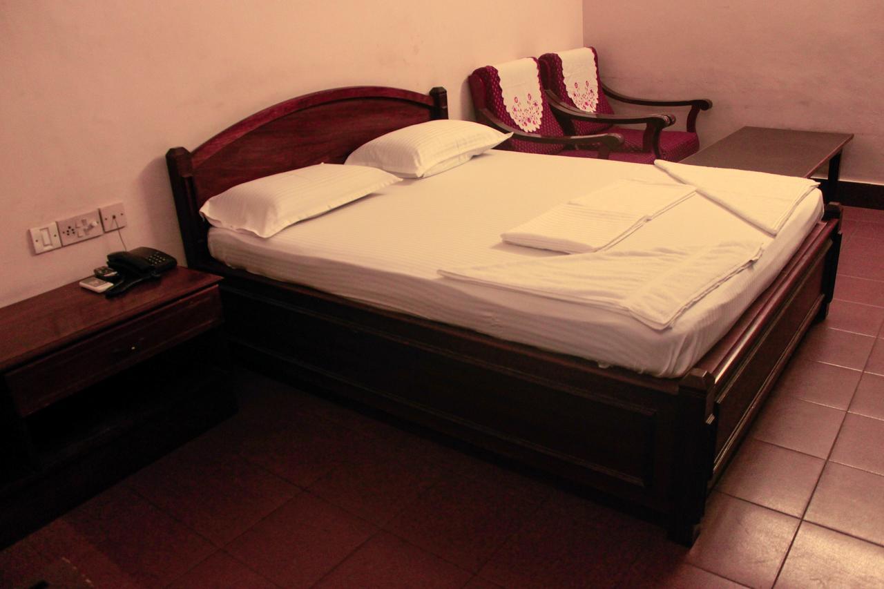 Keerthi Hotell Thiruvananthapuram Eksteriør bilde